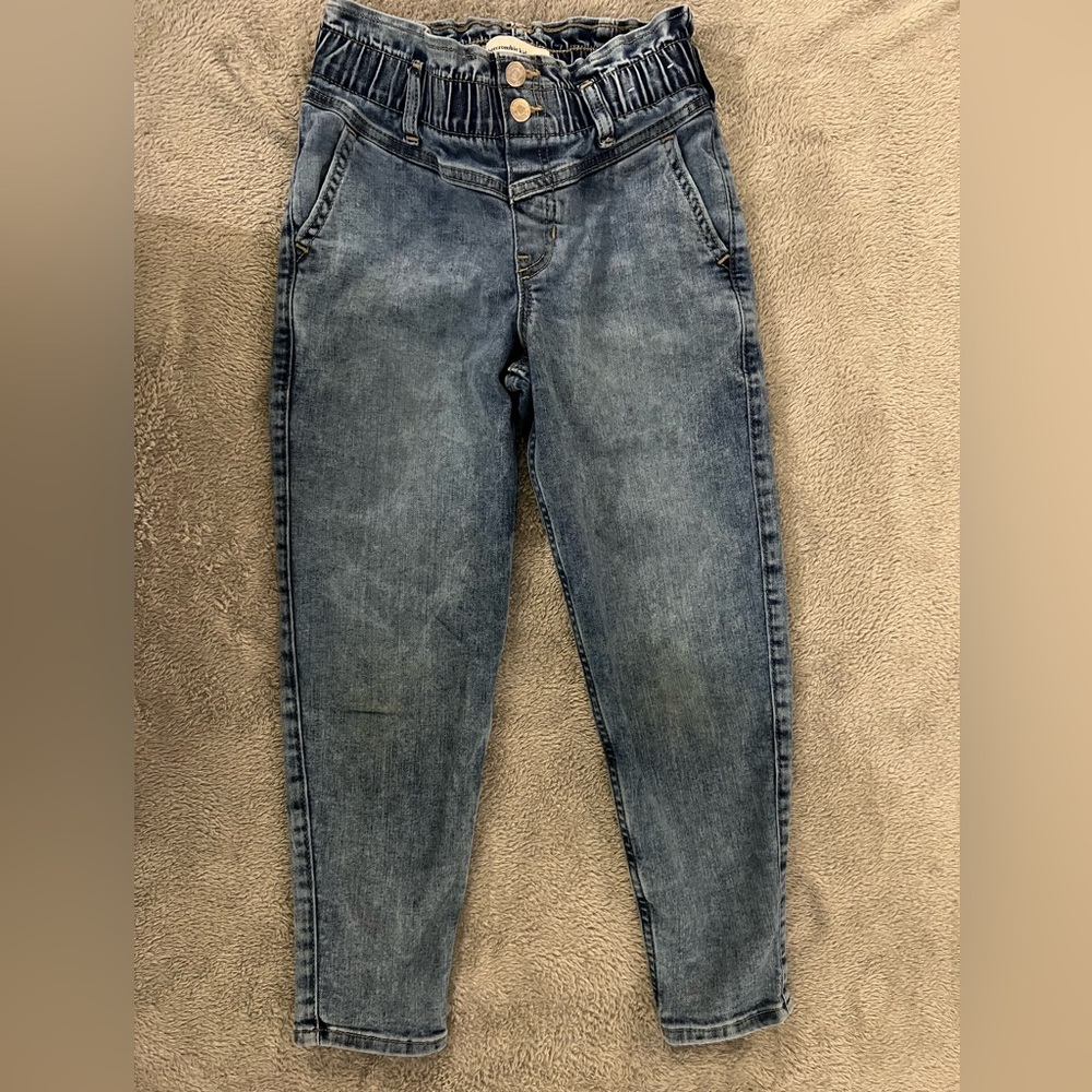 A&F girls “mom” jeans, high rise, size 7/8